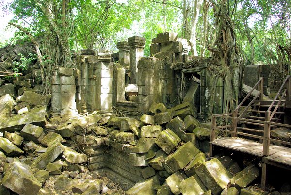 ベンメリア遺跡は苔生した遺跡