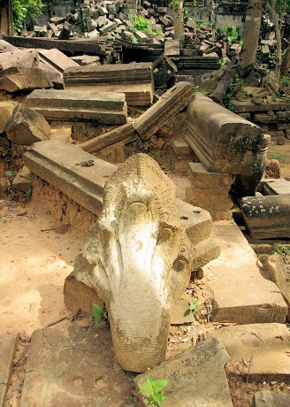 ベンメリア遺跡南門付近