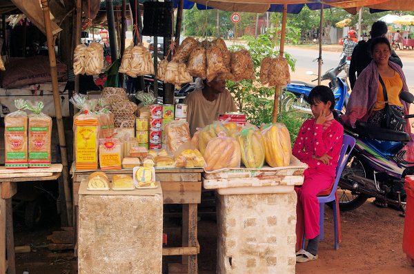 カンボジアの田舎のマーケット