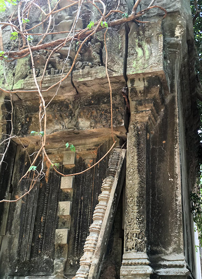 ベンメリア遺跡らしい門