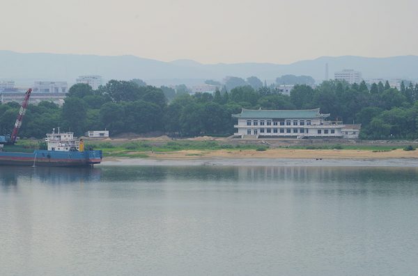 中朝国境の町、丹東から見る北朝鮮