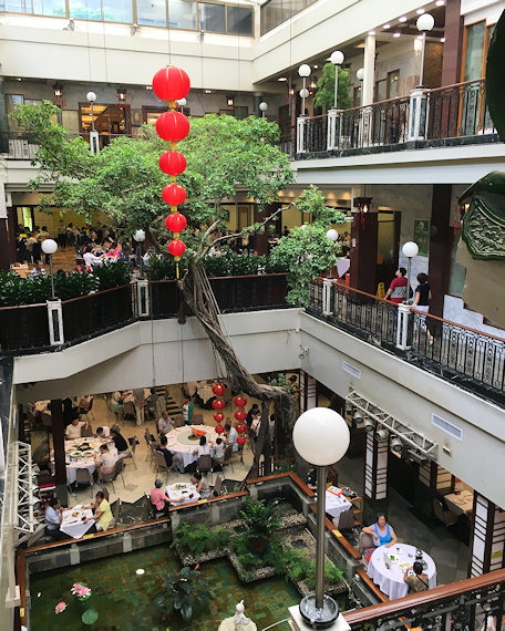 広州酒家の店内