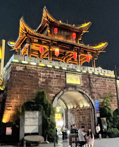 夜の甘坑古鎮（深圳）