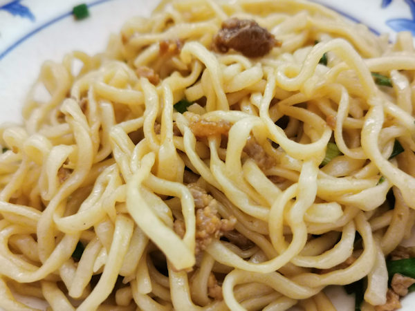 深圳の観光地、甘坑古鎮で客家まぜ麺