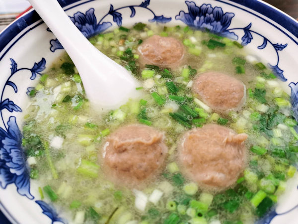 深圳の観光地、甘坑古鎮で客家まぜ麺