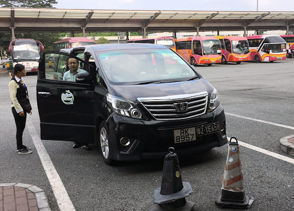 深圳湾から乗合タクシーで香港空港へ