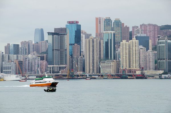 スターフェリーから見る香港島のビル群