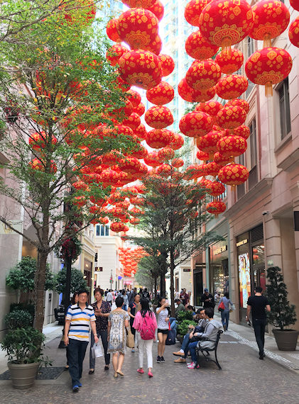 湾仔の利東街（香港）