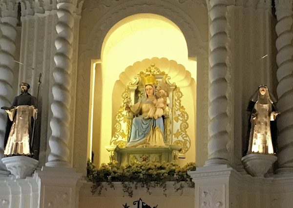 マカオの聖ドミニコ教会（玫瑰堂）のバラの聖母