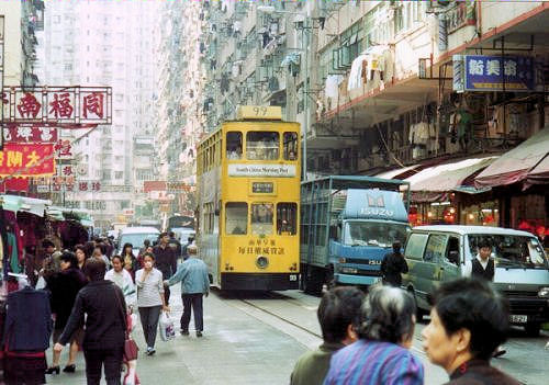 香港北角の春秧街を走るトラム