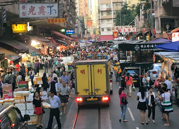 トラム二階席から見た香港北角の春秧街