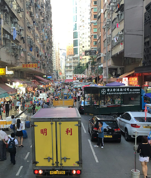 トラムから見た香港北角の春秧街
