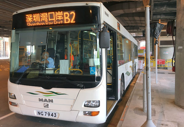 深圳湾・元朗間を走るバス