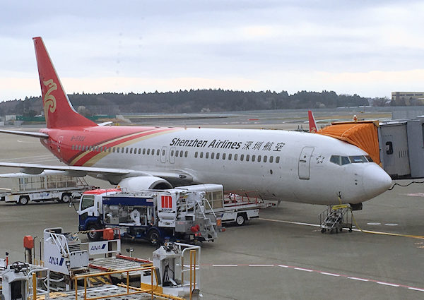 深圳航空機（成田空港で）