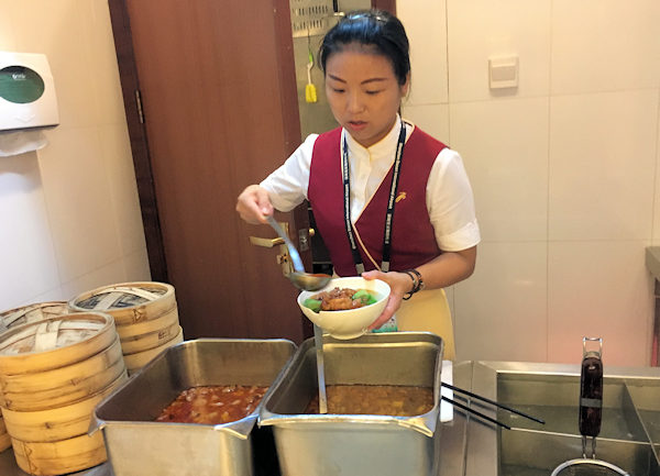 深圳空港、尊鳳閣の麺コーナー