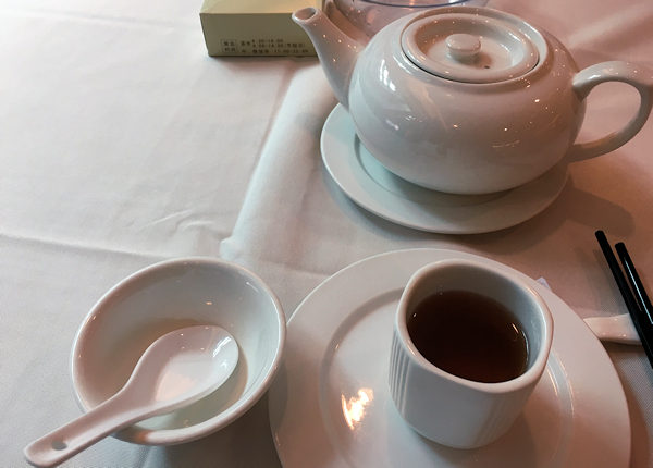 深圳・華強路で飲茶