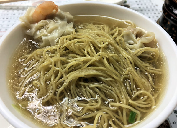 永華麺家のエビワンタン麺（香港湾仔）