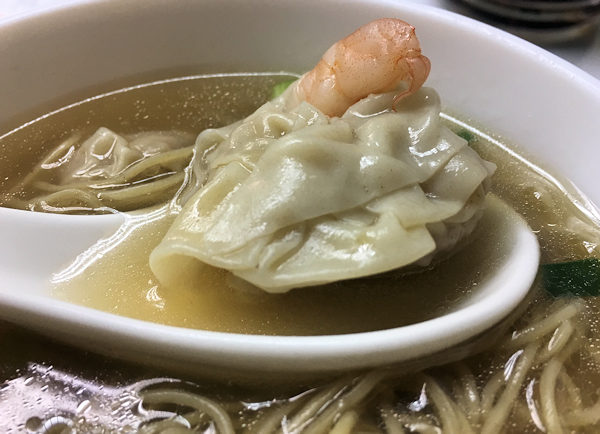 永華麺家のエビワンタン（香港湾仔）