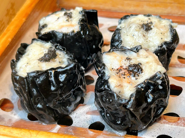 黒トリュフ焼売（深圳・蔡瀾の飲茶）