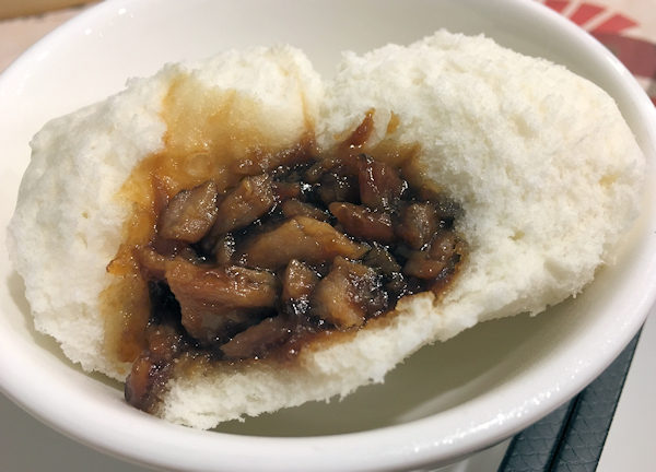 広州点都徳のチャーシュー饅頭（深圳）