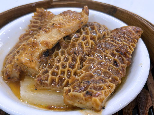 深圳の飲茶ーハチノス蒸し