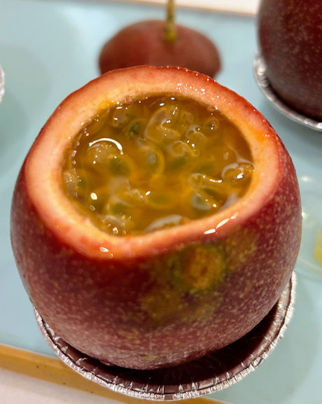 パッションフルーツのデザートは酸っぱい