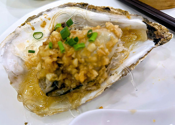 牡蠣のニンニク蒸し