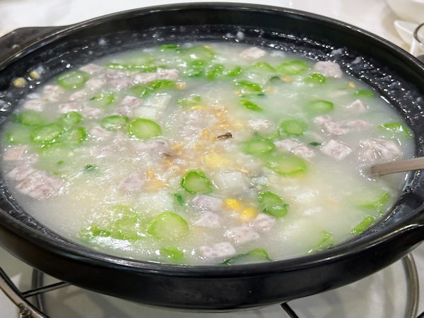 季節メニューの中華粥