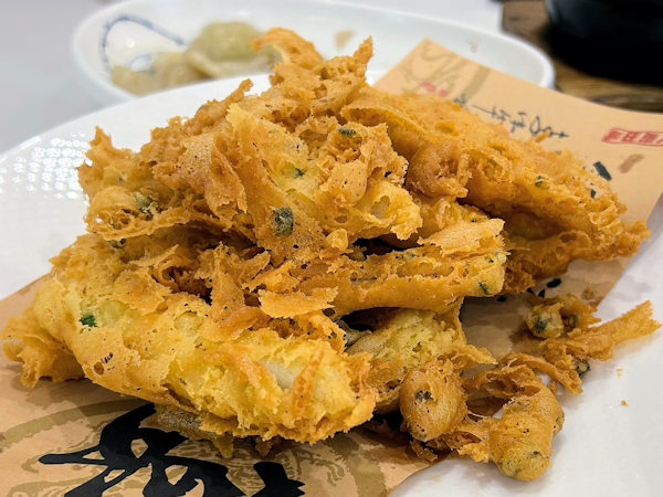 蒜香九肚魚(白身魚のフライ ニンニク味)