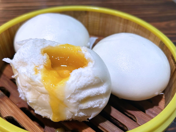 豊圓軒の流沙包（カスタードクリーム饅頭）