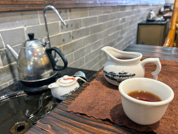 広東省中山市の茶楼、豊圓軒（丰圆轩）で飲茶