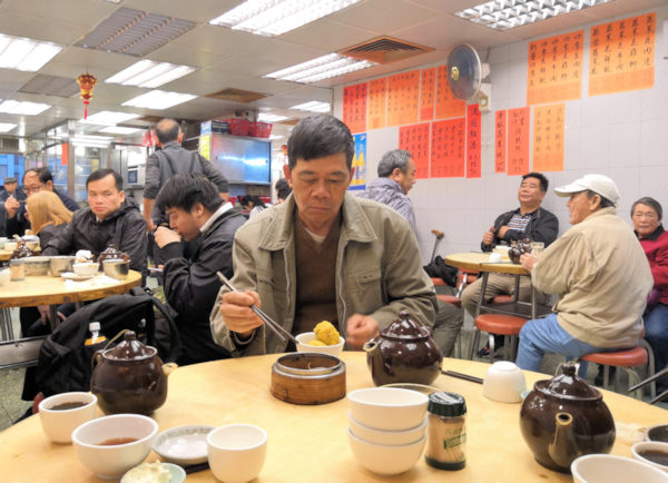 ワゴン式飲茶の海連茶楼－本当の飲茶屋（香港）