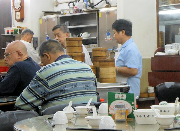 香港蓮香楼の飲茶風景