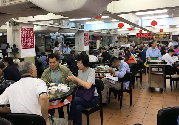 香港、蓮香居の朝の飲茶風景