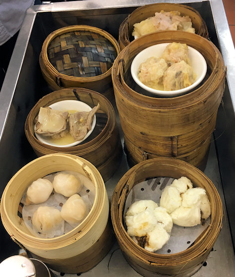 ワゴン式飲茶の蓮香居（香港）