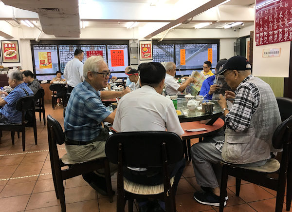 香港・蓮香居で朝飲茶（早茶）