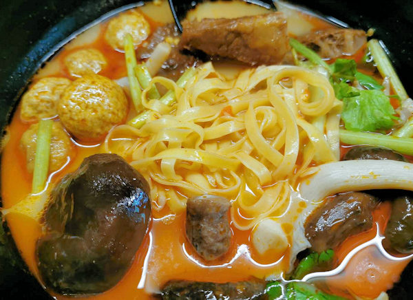 香港の車仔麺トムヤム味