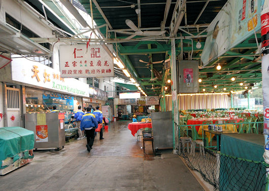 香港ラマ島のシーフードレストラン街