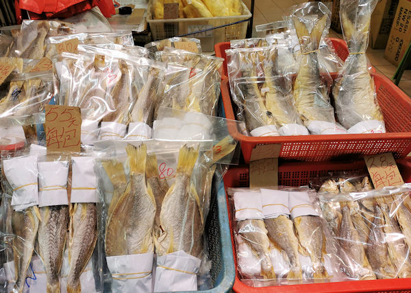 香港、流浮山の海鮮市場