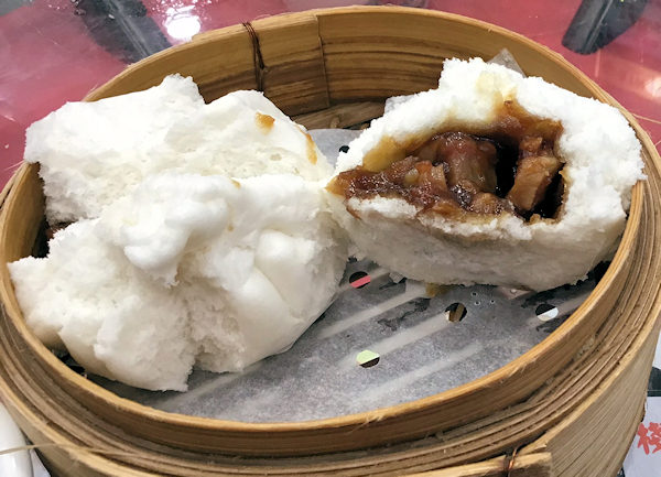 香港のチャーシュー饅頭（荃湾・蓮香桟）