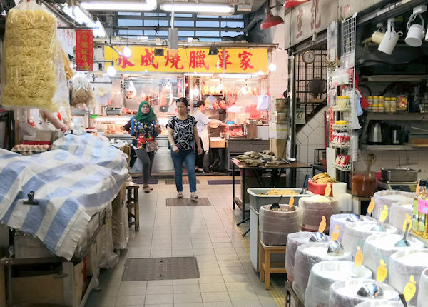 妹記生滾粥品がある花園街市（香港）