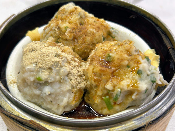 香港・順徳公漁村の綾魚球