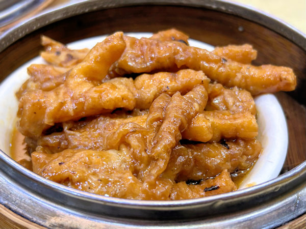 香港九龍、順徳公漁村の鶏足蒸し