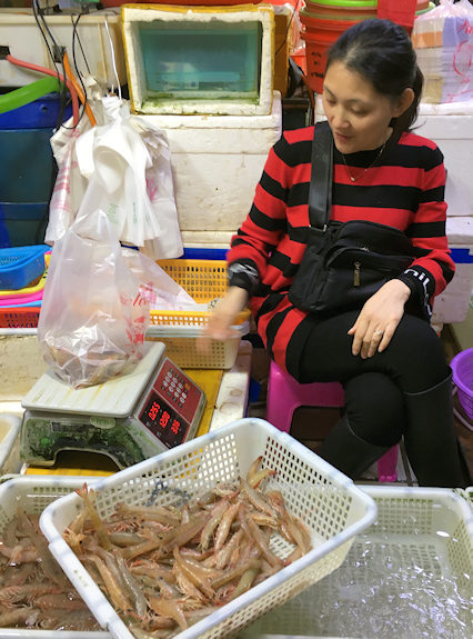 深圳・蛇口市場で海鮮料理