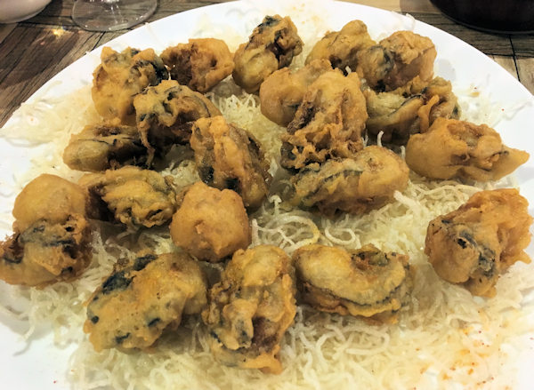 深圳の市場で海鮮料理