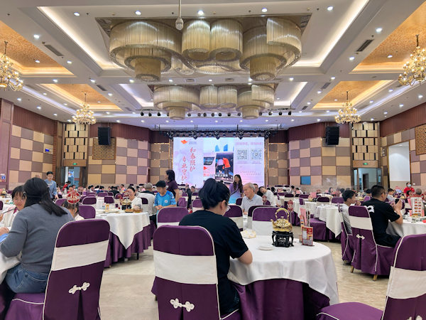 順徳・堅記酒家の店内