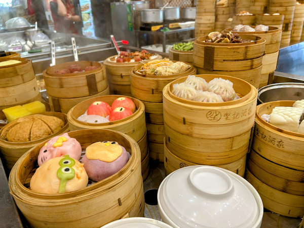 順徳・堅記酒家の点心コーナー