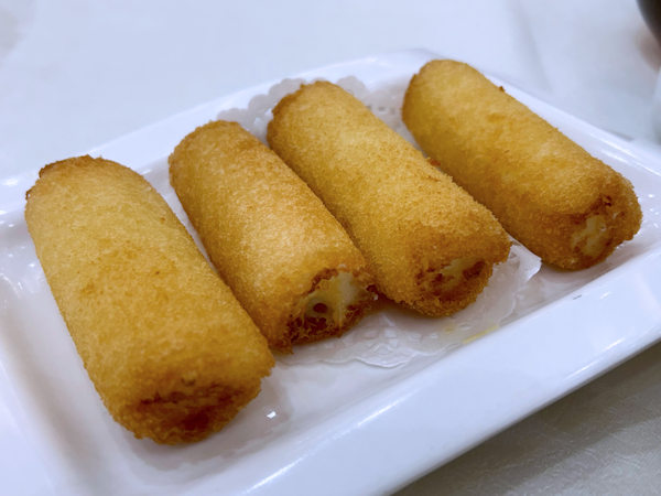 順徳・堅記酒家の順徳牛乳揚げ（炸牛奶）