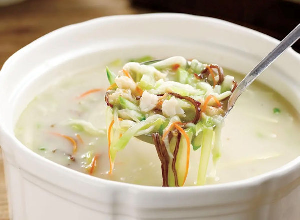 拆鱼羹（チャイユーガン）は順徳の名物スープ