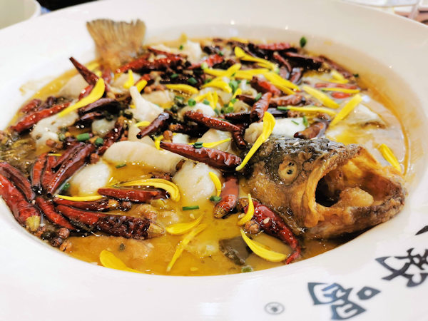 深圳で食べた酸菜魚（湖南料理）